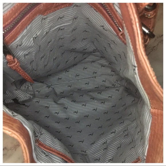 Forest And Culver Sienna Leather Tote - Picture 8 of 8